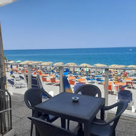 Отель Ristorante La Scogliera