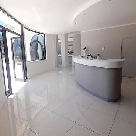 Ristorante La Scogliera 4* אמנטיאה