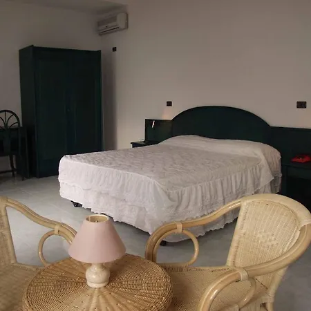 Отель Ristorante La Scogliera Амантея