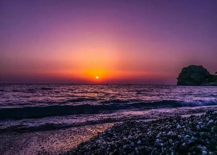 Hotel Ristorante La Scogliera 4*