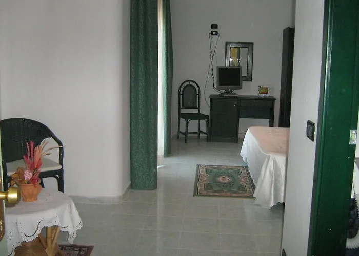 Hotel Ristorante La Scogliera 4*