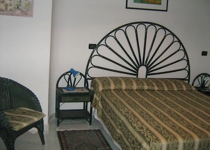 酒店 Ristorante La Scogliera 4*